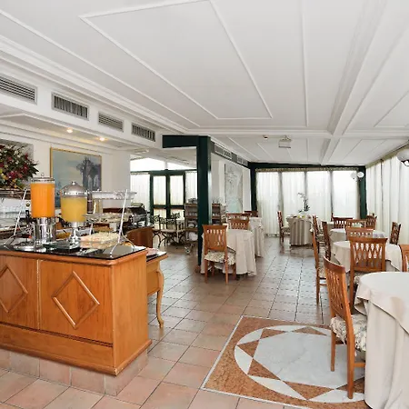 Hotel Palladium Palace Rome